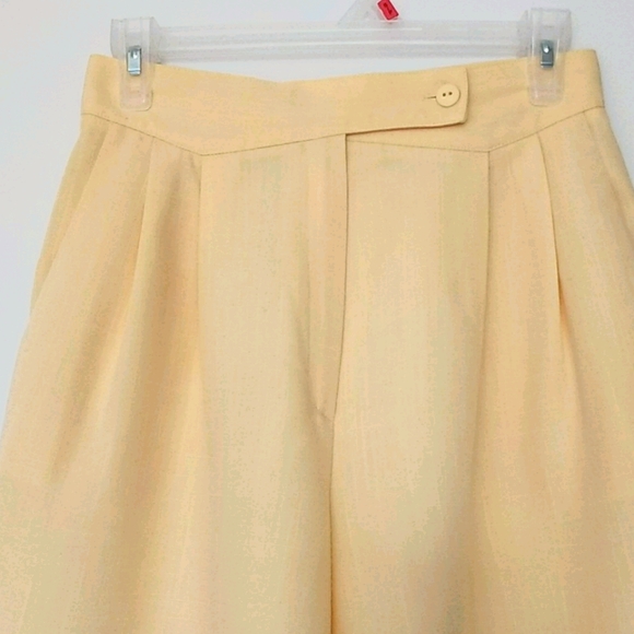 Host Pick ✨ Vintage Bermuda Dress shorts - Picture 2 of 6